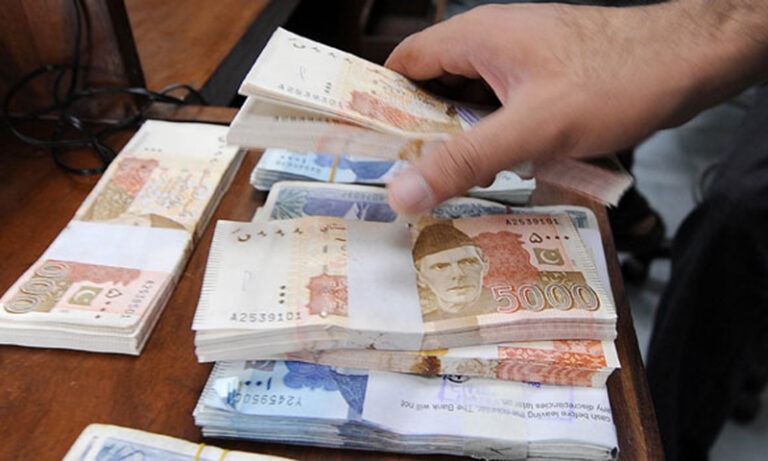 Pakistani Banks Report Record Rs. 326 Billion Profit in First Half of 2025