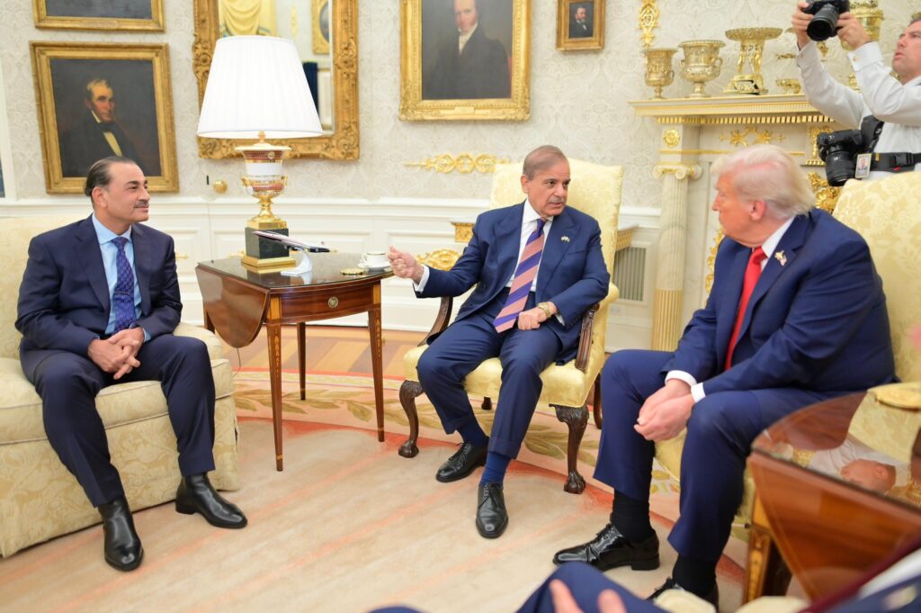 Trump hosts PM Shehbaz and Asim Munir at Oval Office