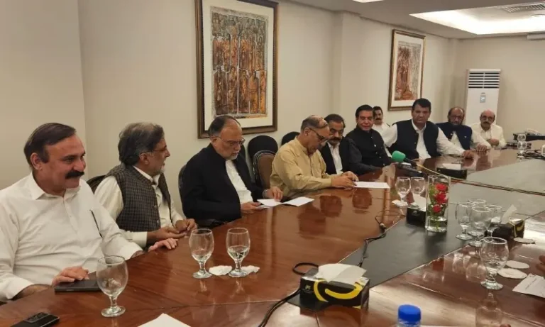 PM: Dispute Settled Peacefully as Govt, AJK Committee Sign Deal to End Protests